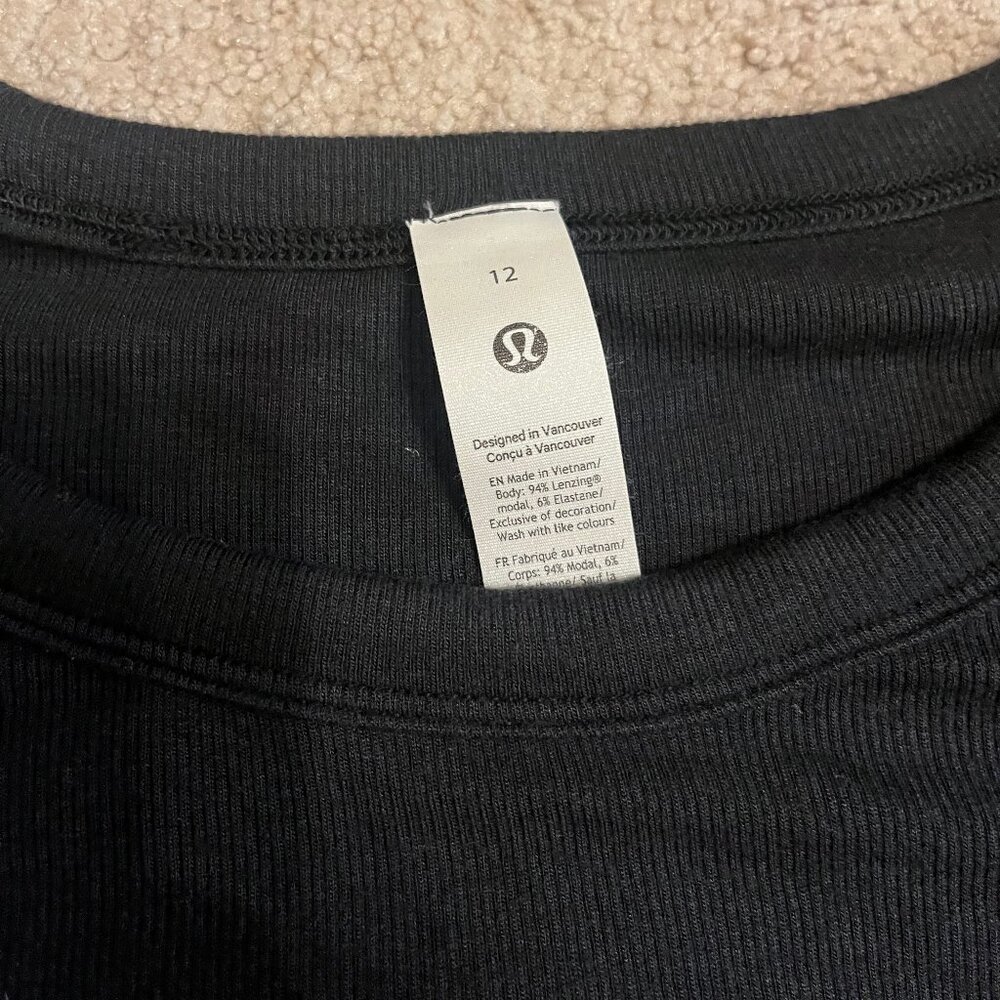 Hold Tight Straight-Hem Cropped Long Sleeve - Picture 5 of 7